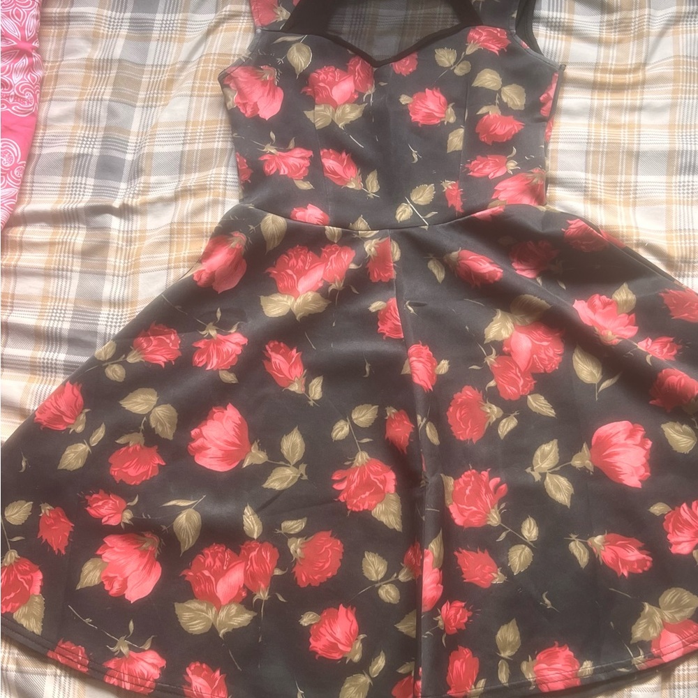 MISSLOOK Black and Red Asymmetrical Halter Dress